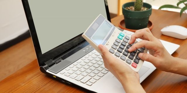 不倫や浮気の慰謝料請求の弁護士費用を抑えるコツ