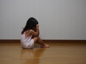 子どもへの虐待を理由に離婚できる?児童虐待から子どもを守る方法とは。