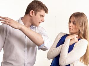 コロナDV｜外出自粛や在宅勤務で離婚や暴力や虐待が増える理由と対処法