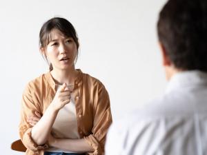 モラハラ妻の特徴と原因|対処法と妻からのモラハラを理由に離婚する方法