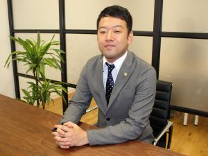 リトラス弁護士法人_先生1