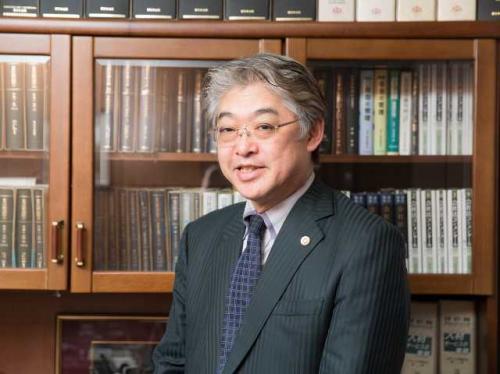 高下謹壱法律事務所_先生1